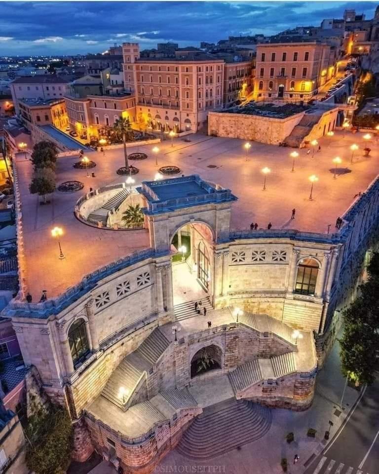 Bastione Home - Casa "Vicky" Каляри Екстериор снимка